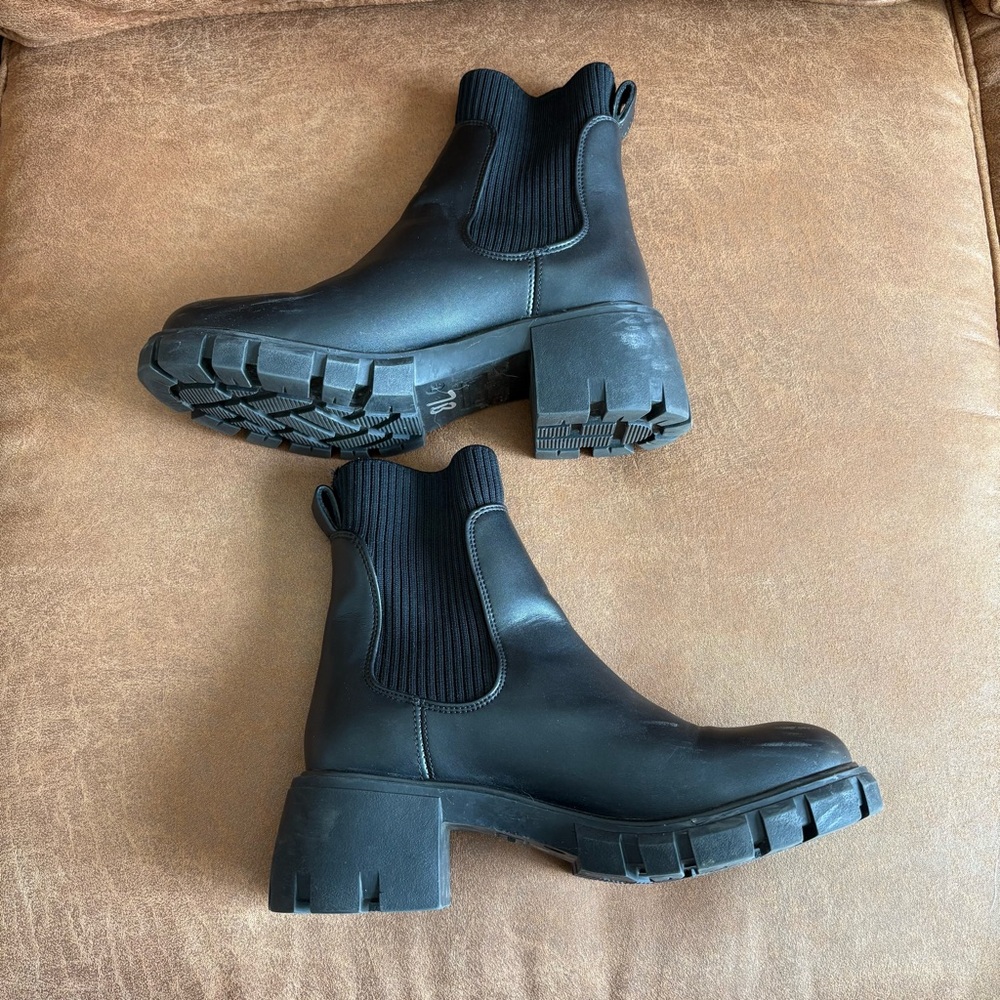 Steve Madden Black Hutch Leather Boots